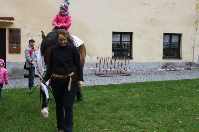 sv. Martin svezl horažďovické děti 
